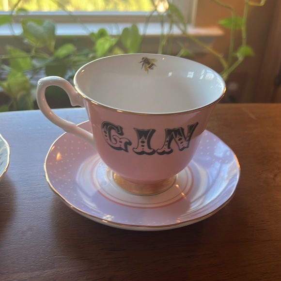 Yvonne Ellen Teacups only Rose available - Picture 2 of 10